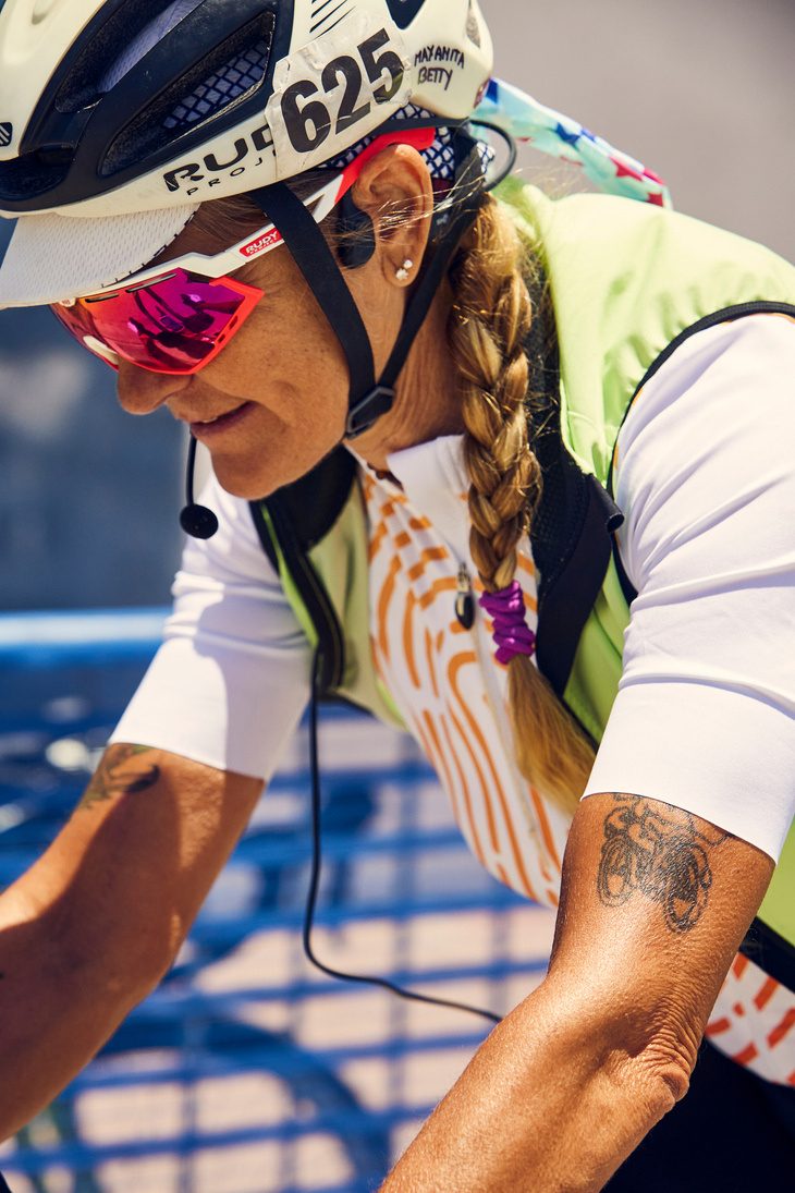 Close-up of Dorina Vaccaroni on the bike during a race